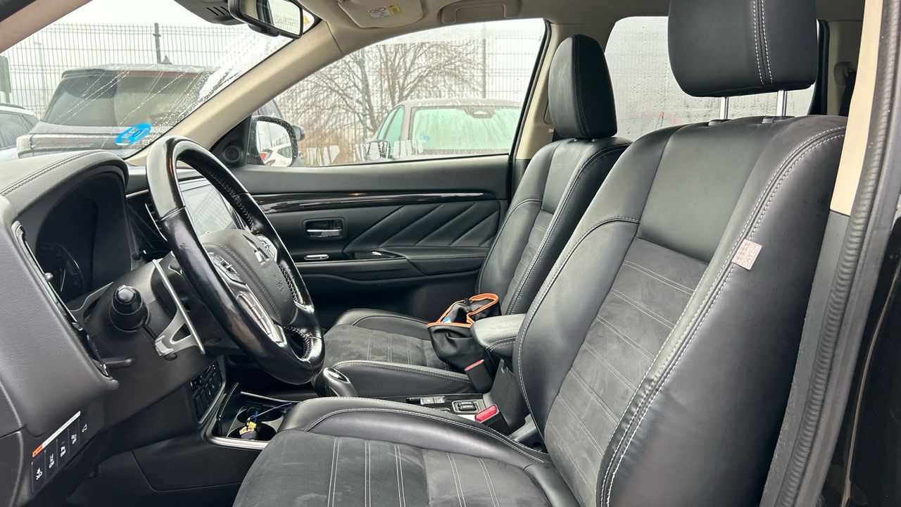 Mitsubishi Outlander 2.0 PHEV KAITEKI AUTO 4WD 203 5P