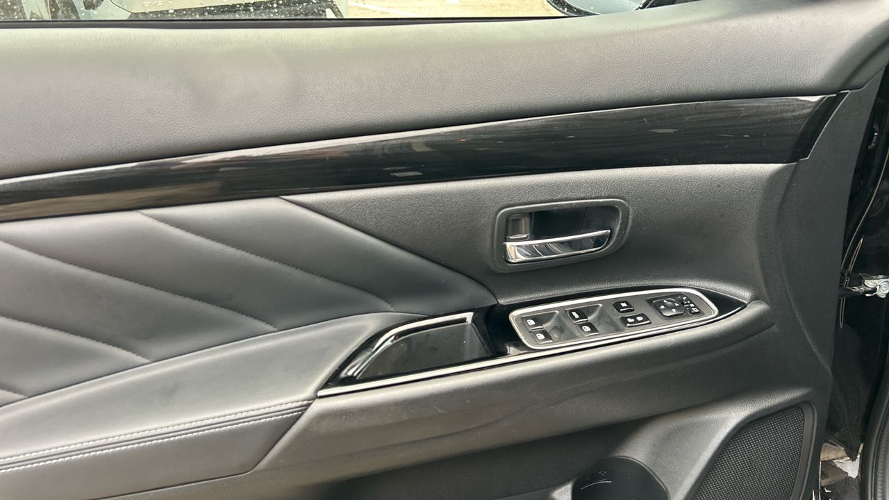 Mitsubishi Outlander 2.0 PHEV KAITEKI AUTO 4WD 203 5P