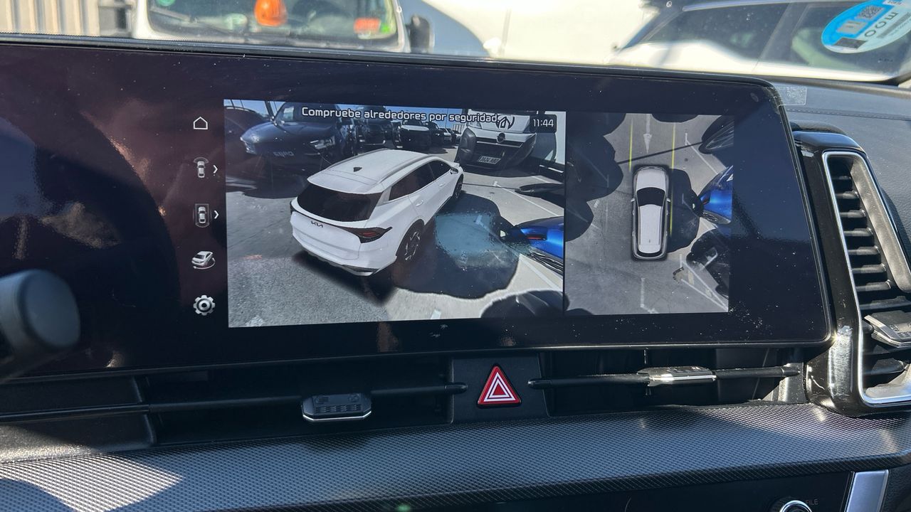 Kia Sportage 1.6 T-GDI HEV TECH AUTO 215 5P