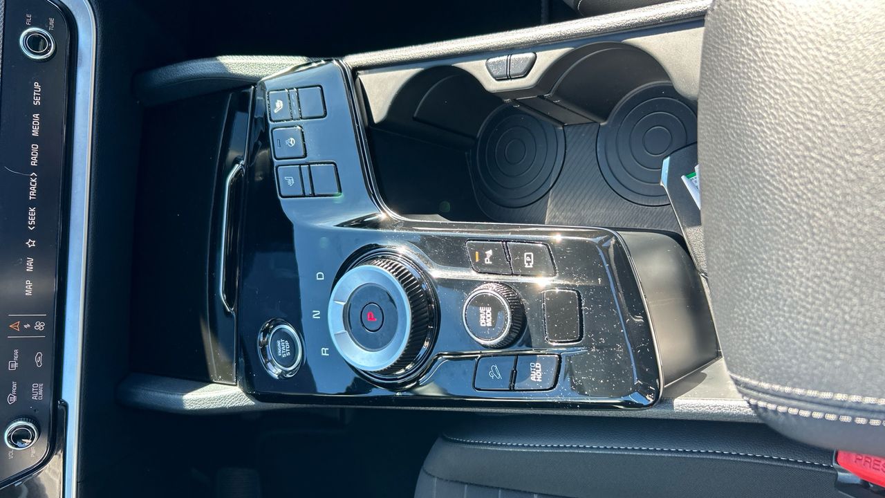 Kia Sportage 1.6 T-GDI HEV TECH AUTO 215 5P