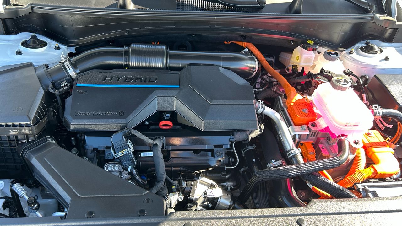 Kia Sportage 1.6 T-GDI HEV TECH AUTO 215 5P