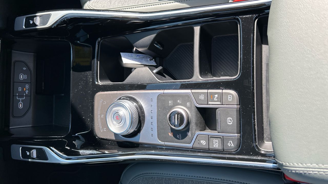 Kia Sorento 1.6 T-GDI HEV EMOTION AUTO 4WD 215 5P 7 Plazas