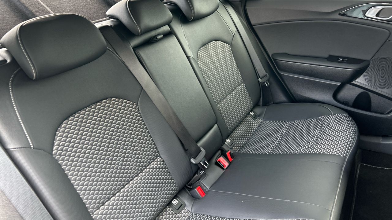 Kia Ceed 1.5 MHEV 103KW TECH DCT 140 5P