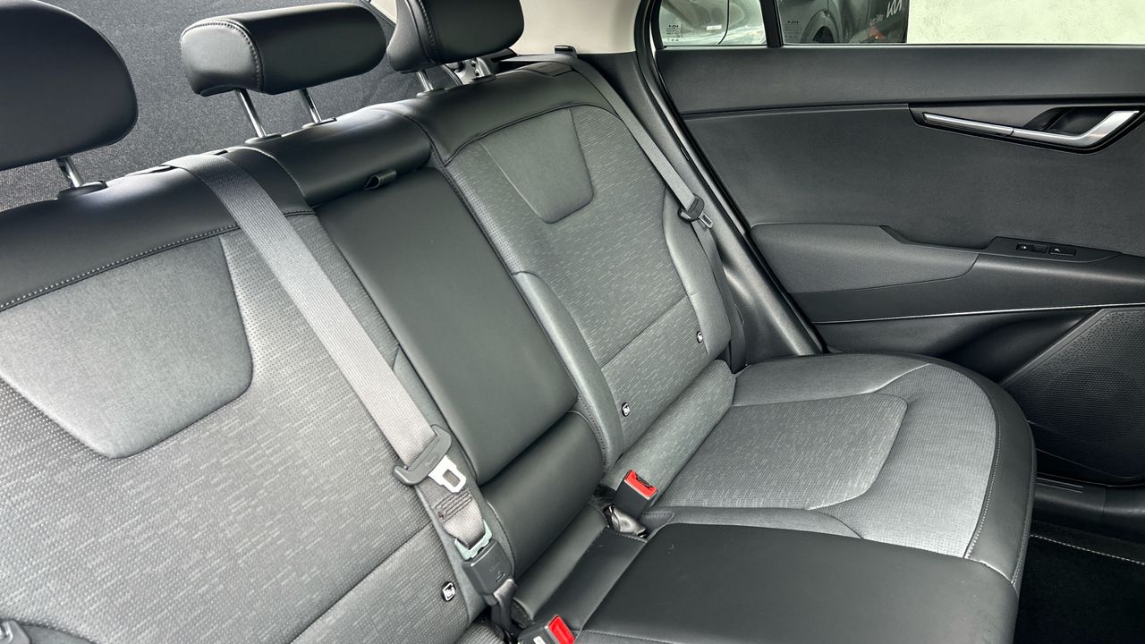 Kia Niro BEV 65KWH 150KW E-NIRO EMOTION 204 5P