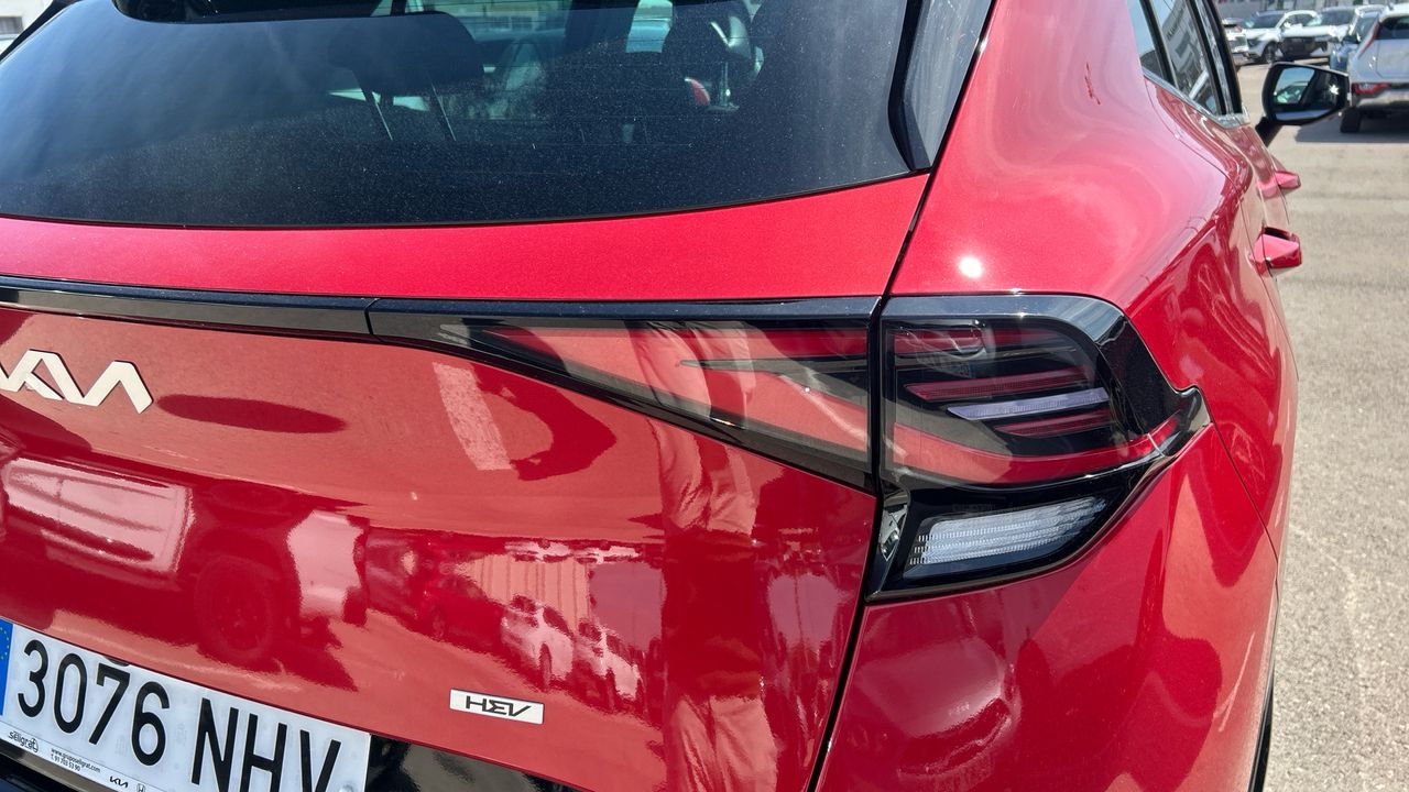 Kia Sportage 1.6 T-GDI HEV TECH AUTO 215 5P