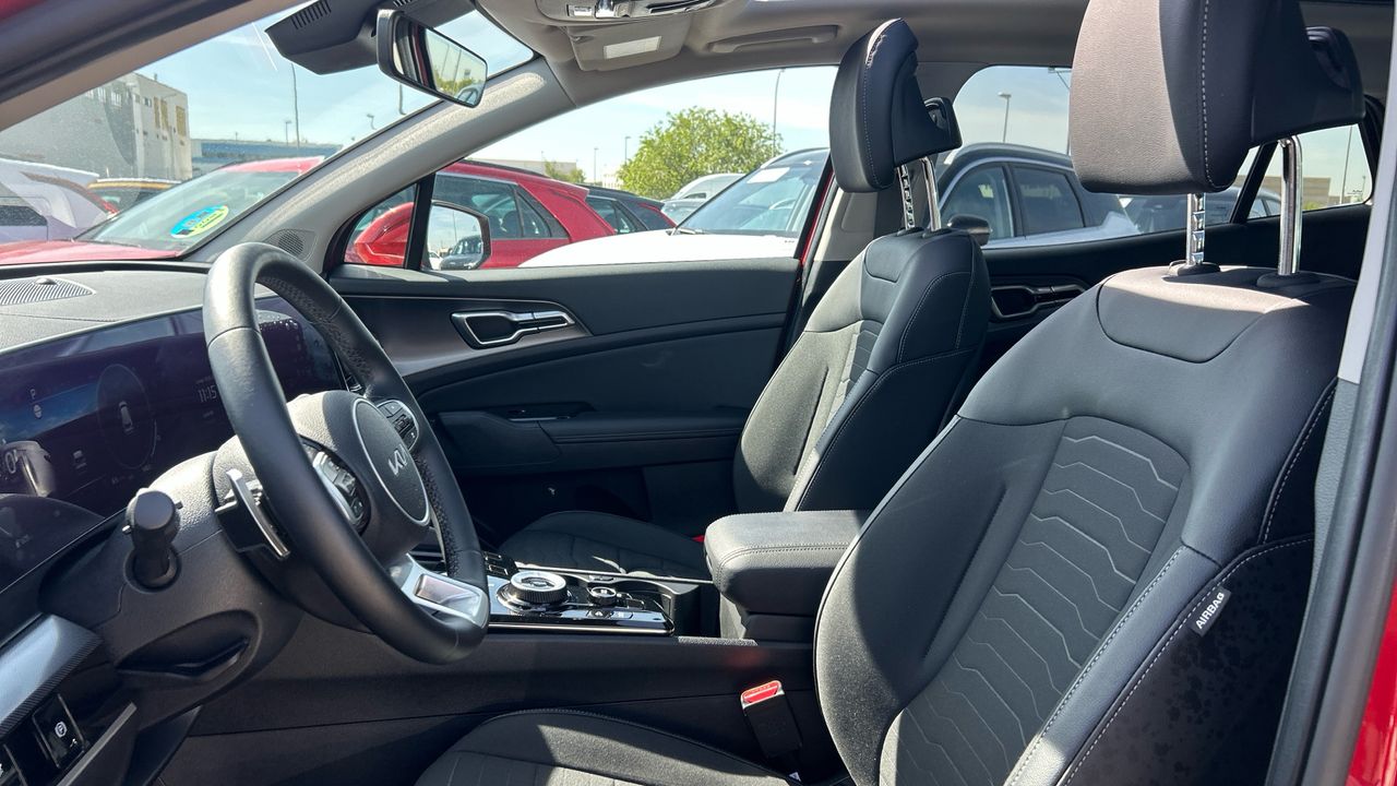 Kia Sportage 1.6 T-GDI HEV TECH AUTO 215 5P