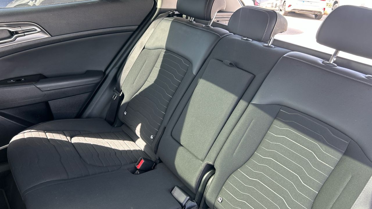 Kia Sportage 1.6 T-GDI HEV TECH AUTO 230 5P
