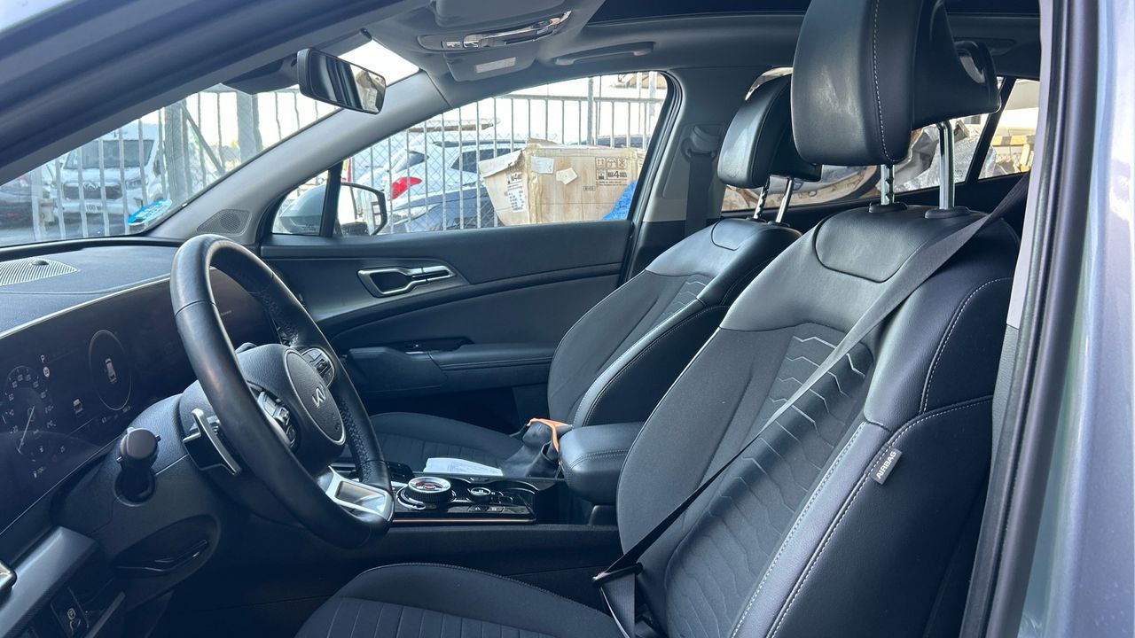 Kia Sportage 1.6 T-GDI HEV TECH AUTO 230 5P