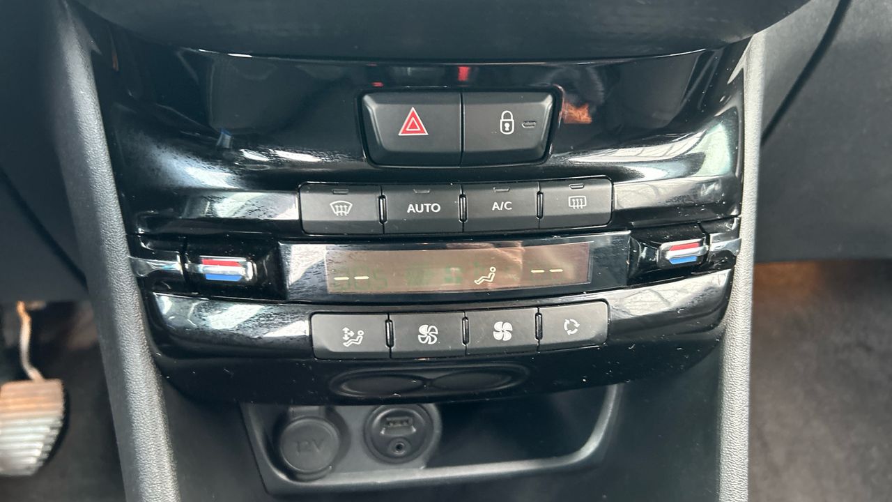 Peugeot 208 1.2L PURETECH 81KW ALLURE 110 5P