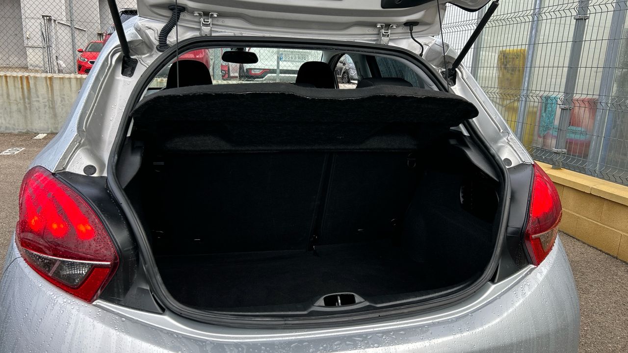 Peugeot 208 1.2L PURETECH 81KW ALLURE 110 5P