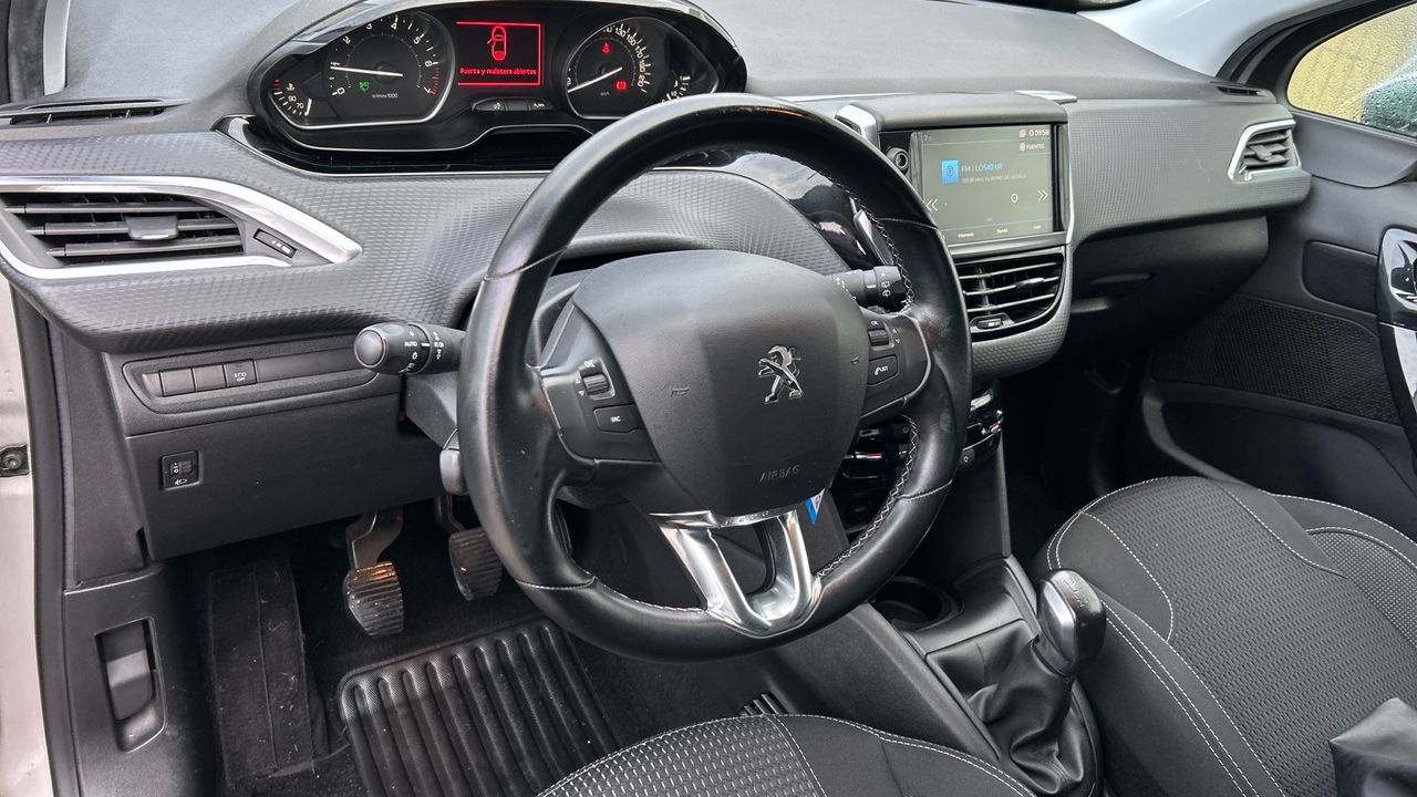 Peugeot 208 1.2L PURETECH 81KW ALLURE 110 5P