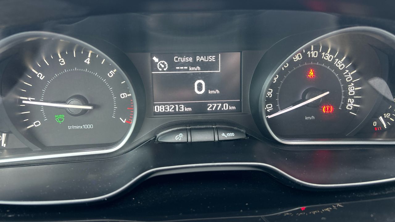Peugeot 208 1.2L PURETECH 81KW ALLURE 110 5P
