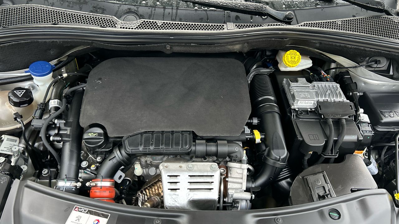 Peugeot 208 1.2L PURETECH 81KW ALLURE 110 5P