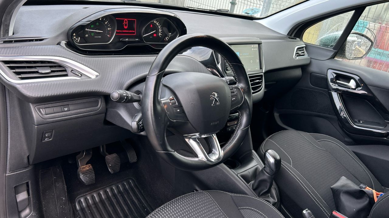 Peugeot 208 1.2L PURETECH 81KW ALLURE 110 5P