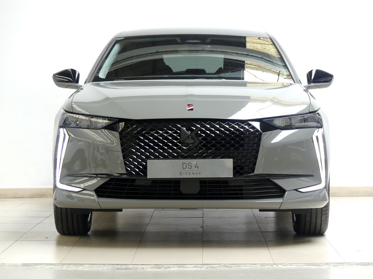 ds automobiles ds 4 2025 / foto grande (2)