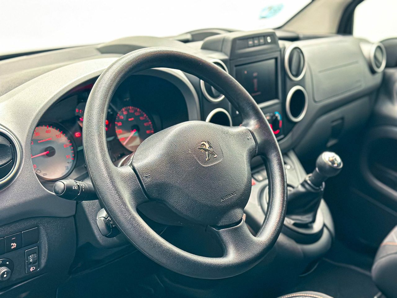peugeot partner 2018 / foto grande (3)