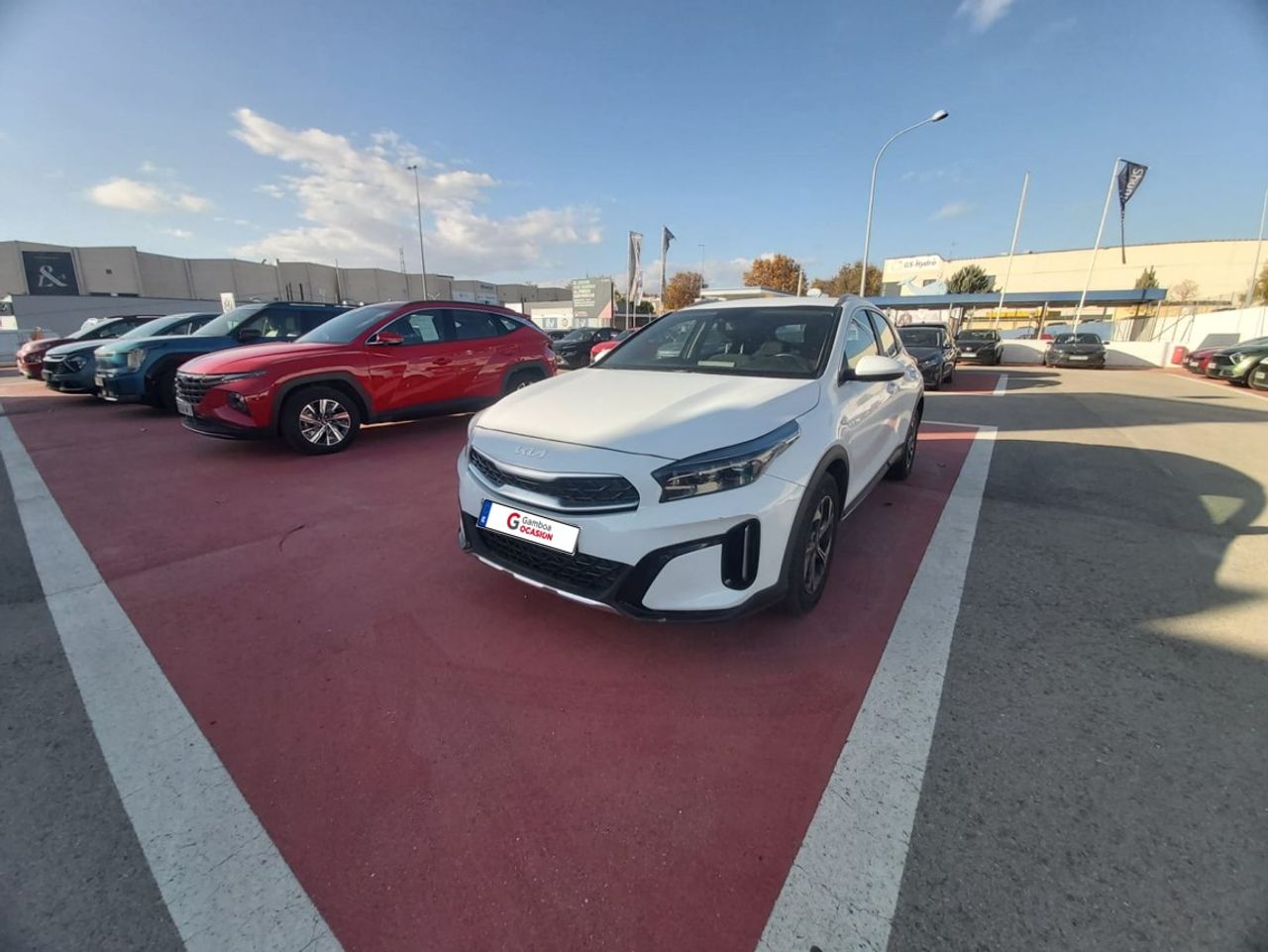 Ssangyong tivoli 5 puertas  de segunda mano - kia xceed 2024 /