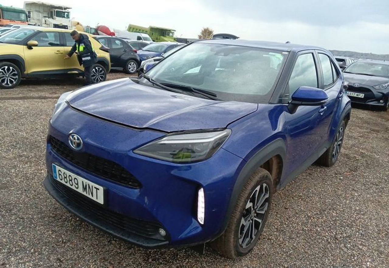 toyota yaris cross 2024 /