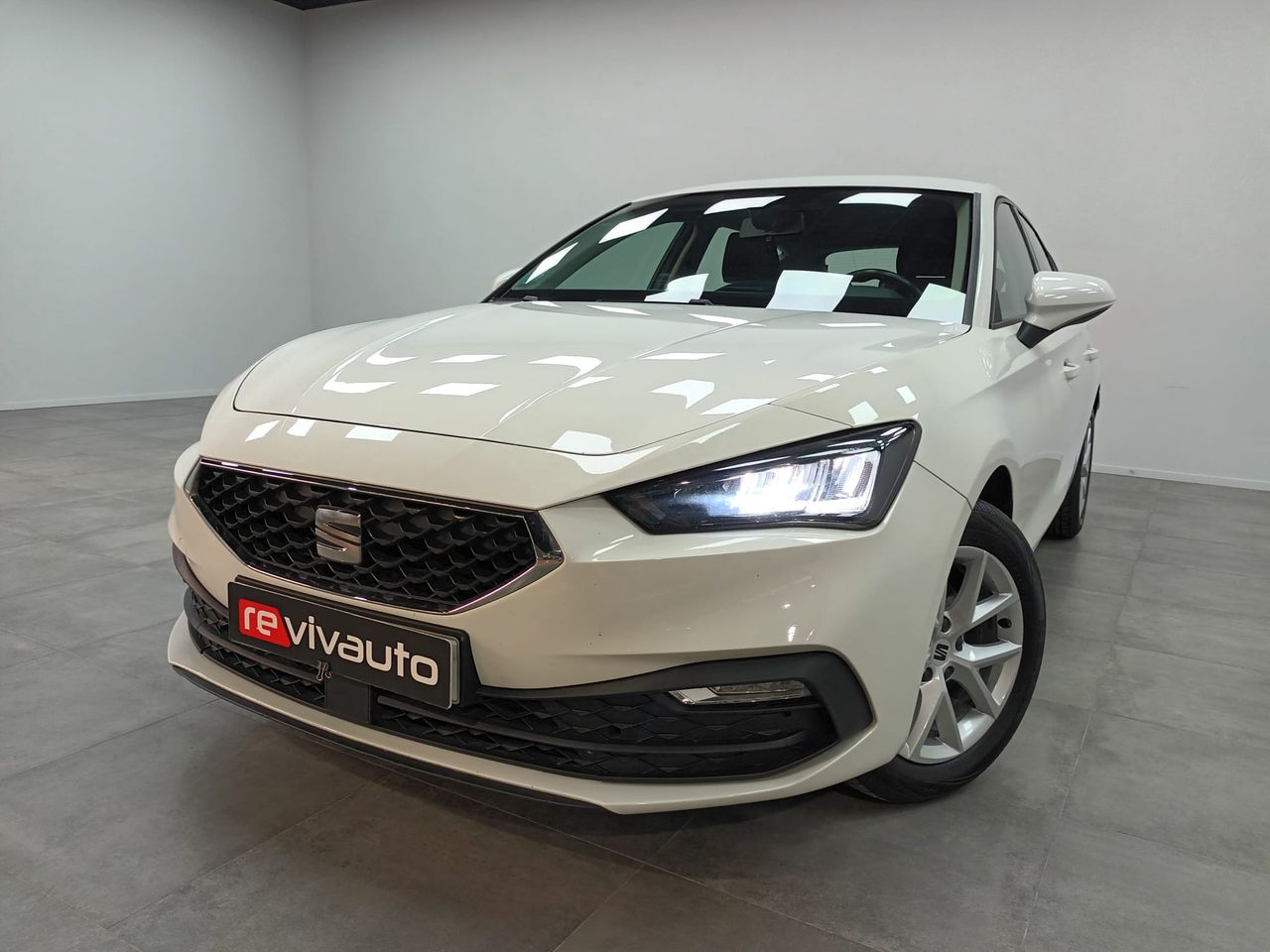 Seat ibiza blanco  de segunda mano - seat leon 2021 /