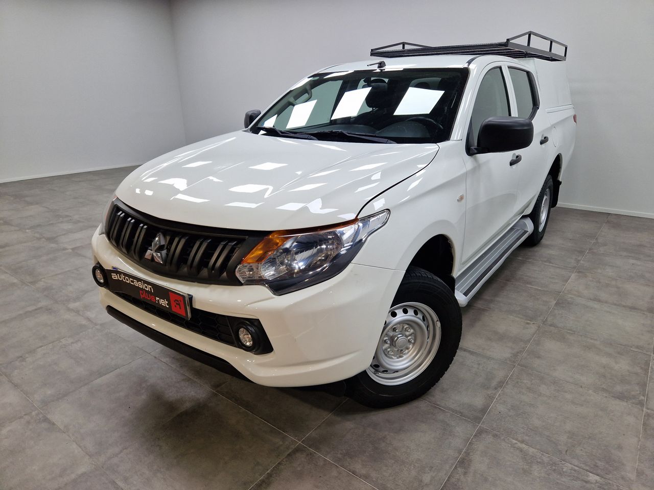 Vitrinas frio  de segunda mano - mitsubishi l200 2017 /