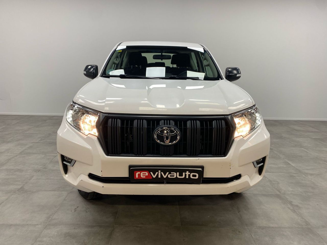 toyota land cruiser 2020 / foto grande (3)