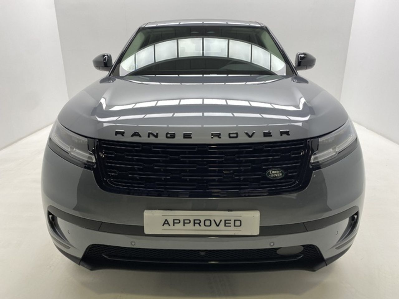 land-rover range rover velar 2024 /