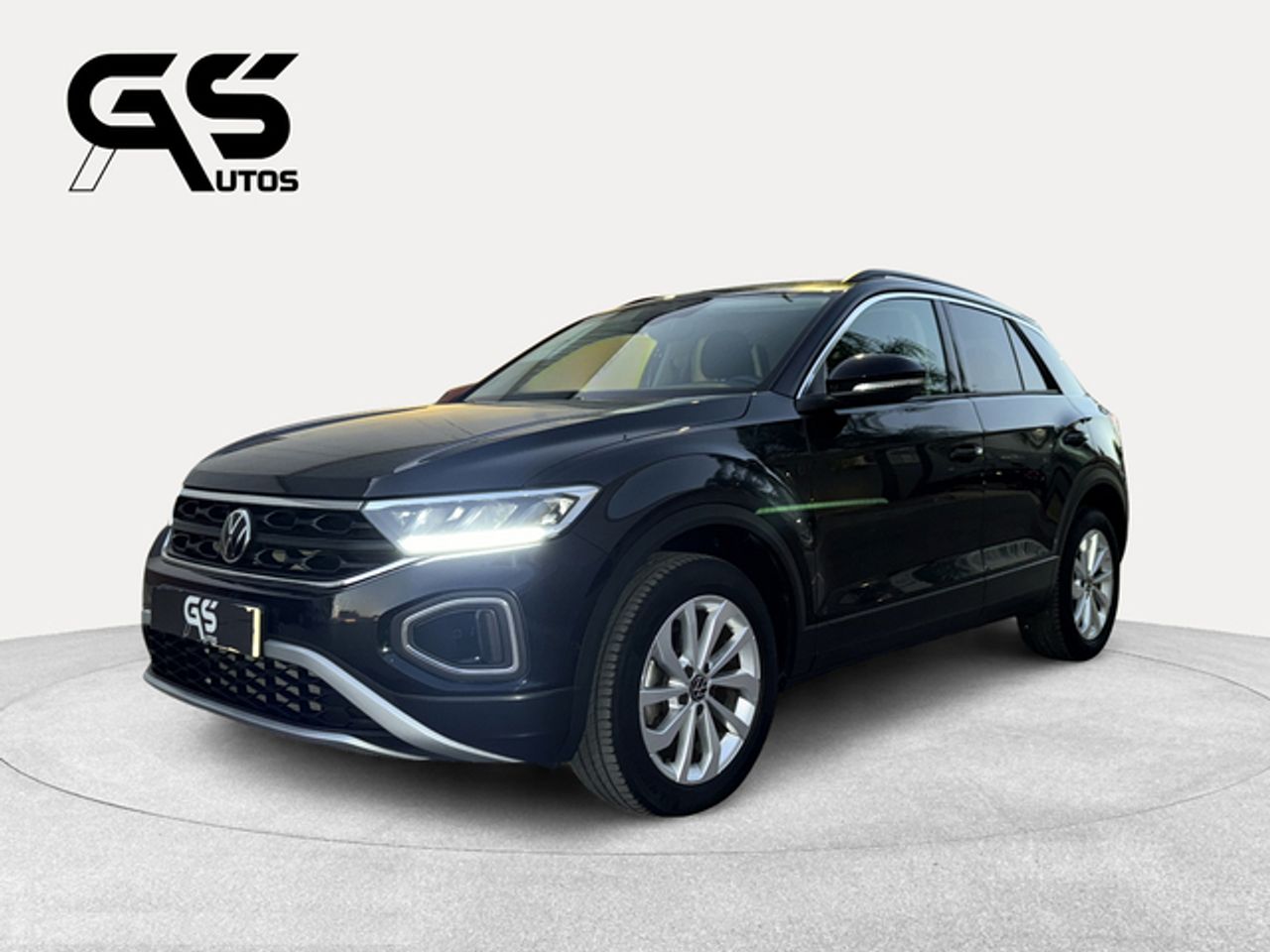 Volkswagen troc 2023  de segunda mano - volkswagen t-roc 2023 /