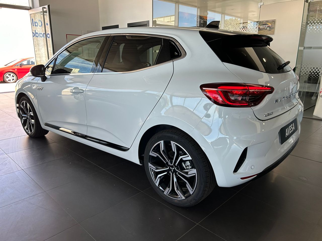 mitsubishi colt 2024 / foto grande (2)