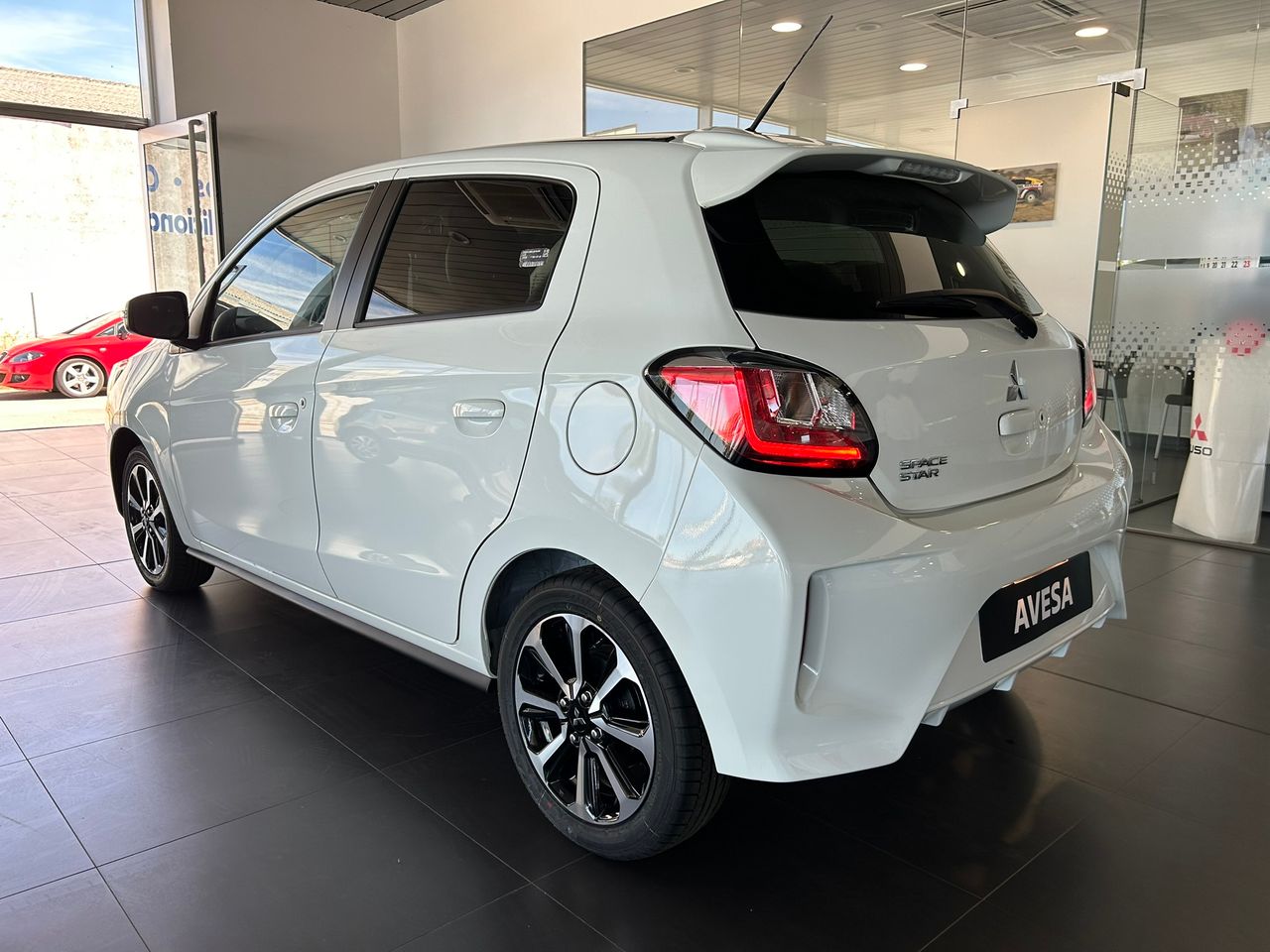 mitsubishi space star 2023 / foto grande (3)