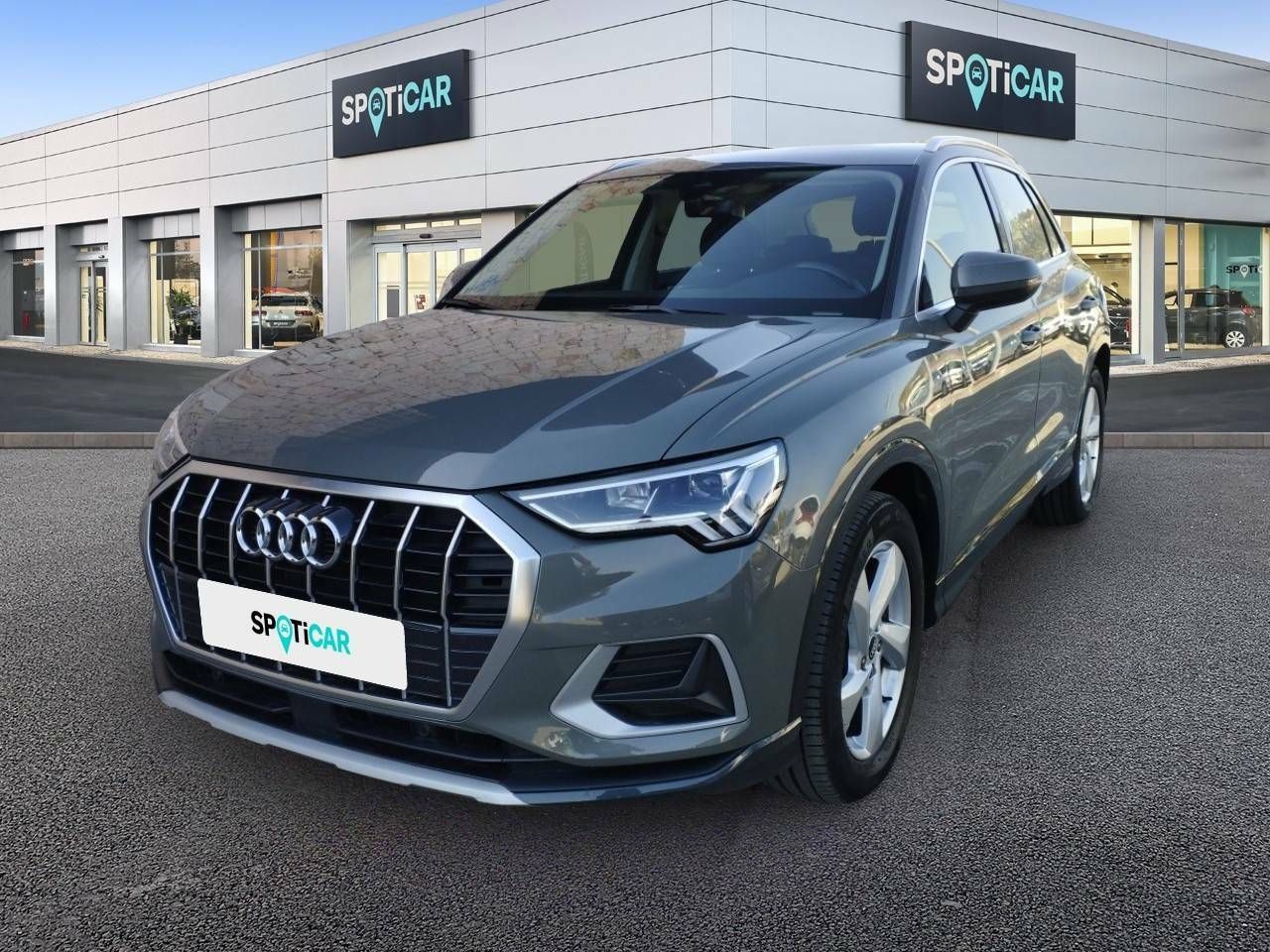 audi q3 2021 /