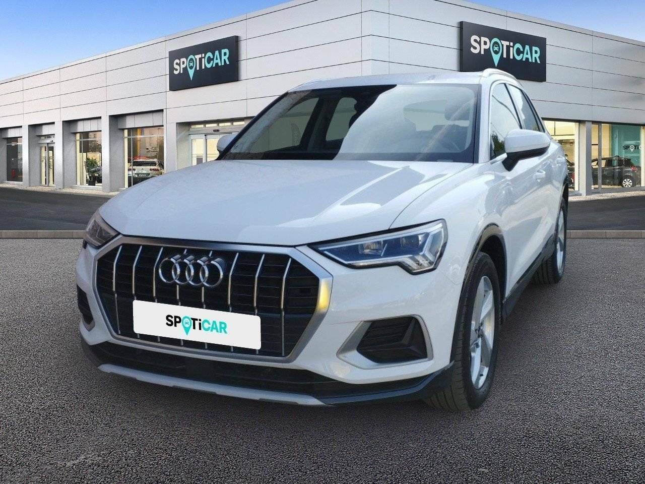 audi q3 2022 /