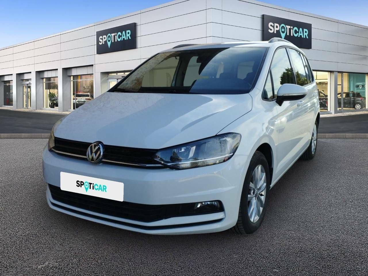 Foto volkswagen touran 2019 /