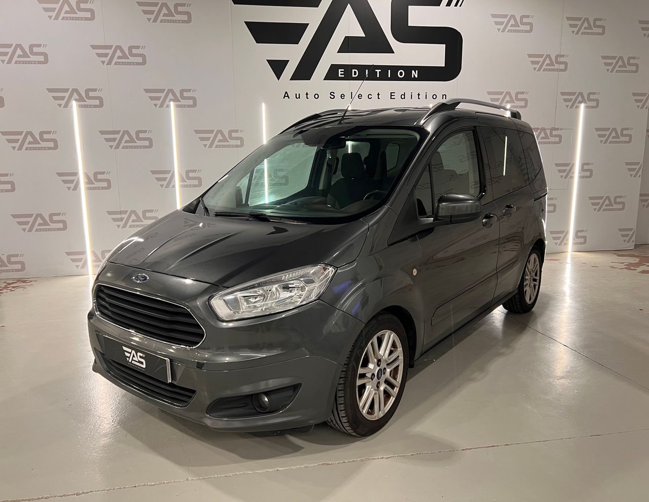 Coches de segunda mano en Palafrugell - ford tourneo courier 2017 /