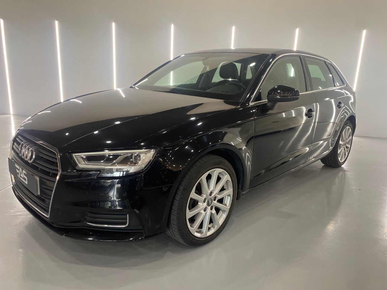Coche diesel 116cv  de segunda mano - audi a3 2018 /