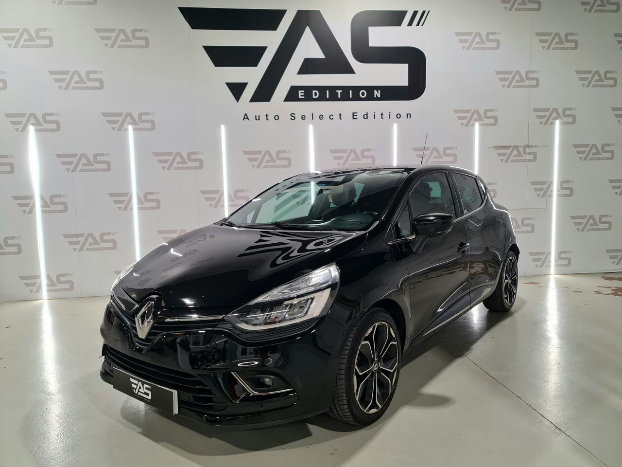Coches de segunda mano en Palafrugell - renault clio 2017 /