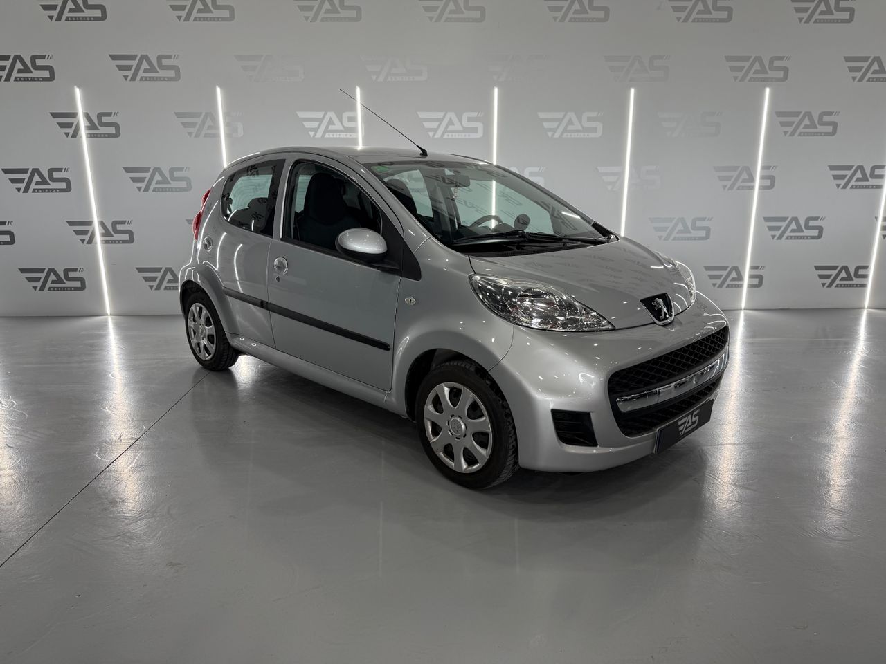 peugeot 107 2010 / foto grande (2)