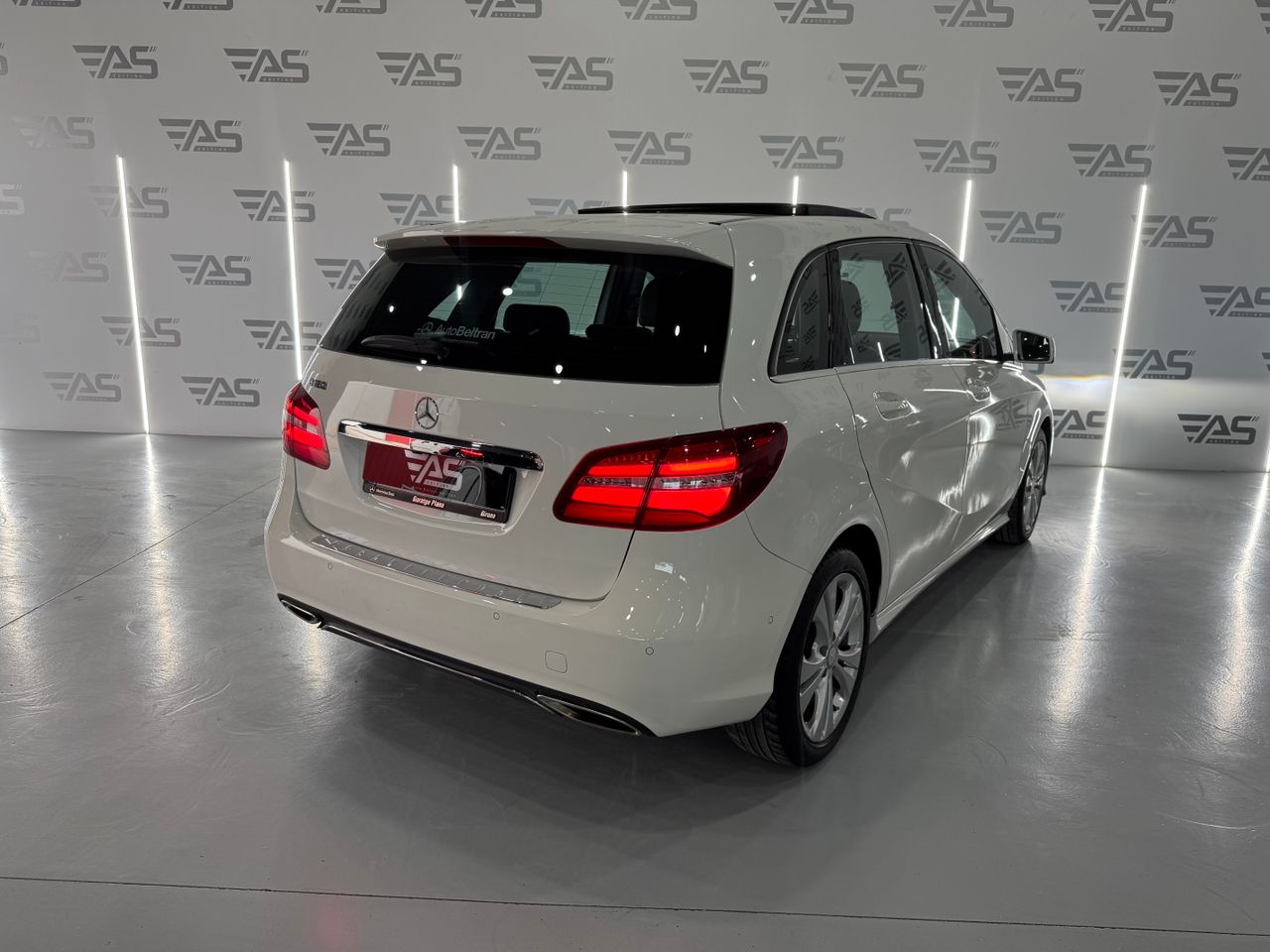 mercedes clase b 2017 / foto grande (3)