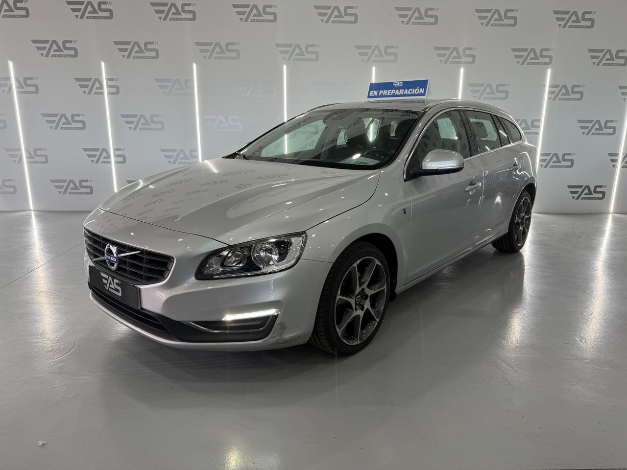 Volvo s60 con financiacion  de segunda mano - volvo v60 2015 /