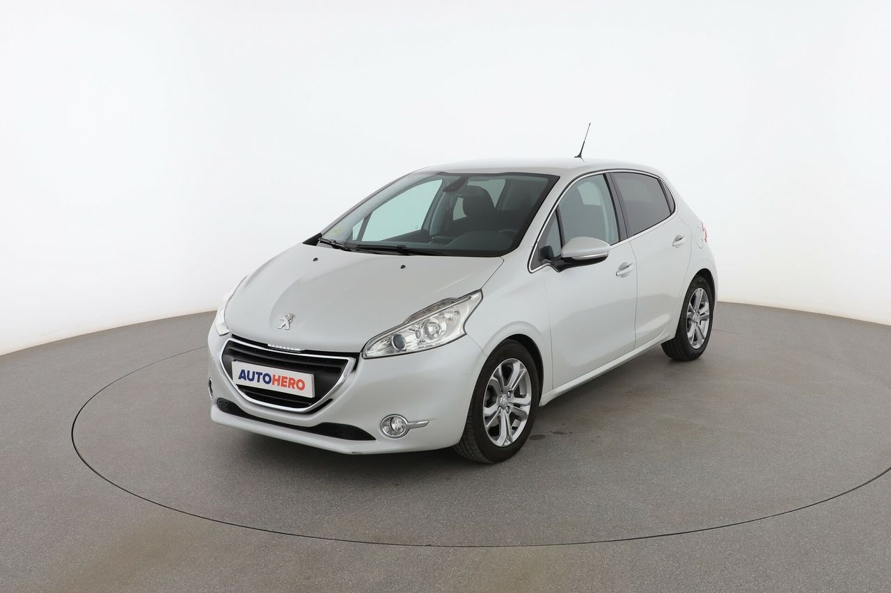 peugeot 208 2015 /