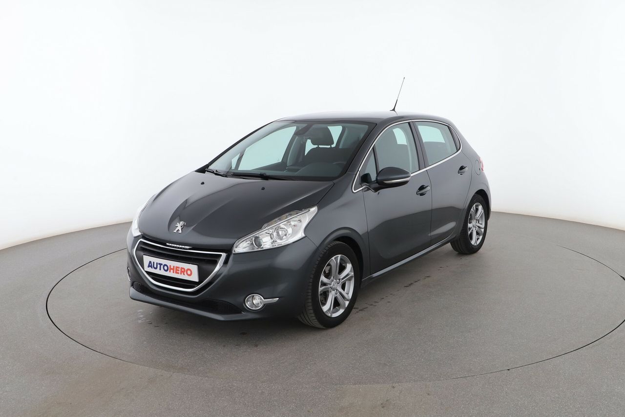 peugeot 208 2015 /
