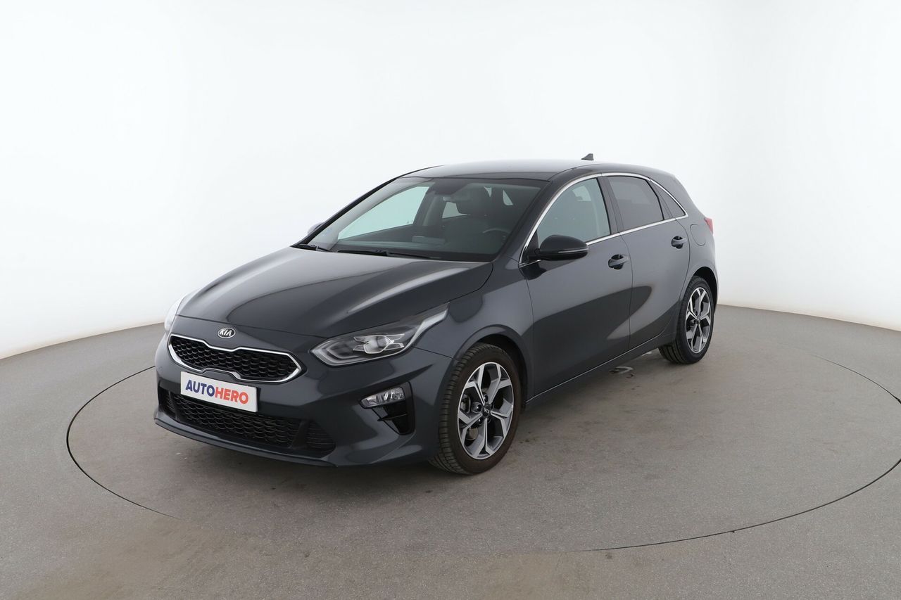 kia ceed 2021 /