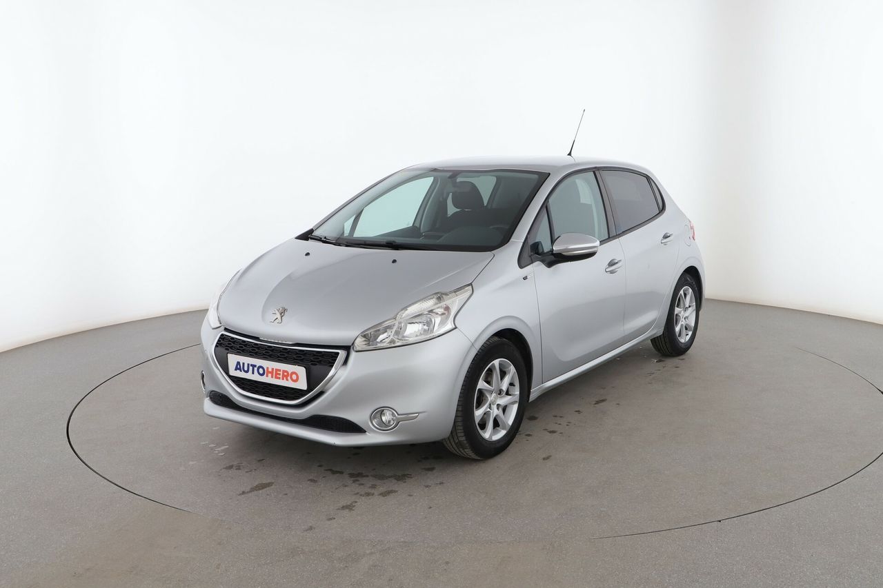 peugeot 208 2015 /