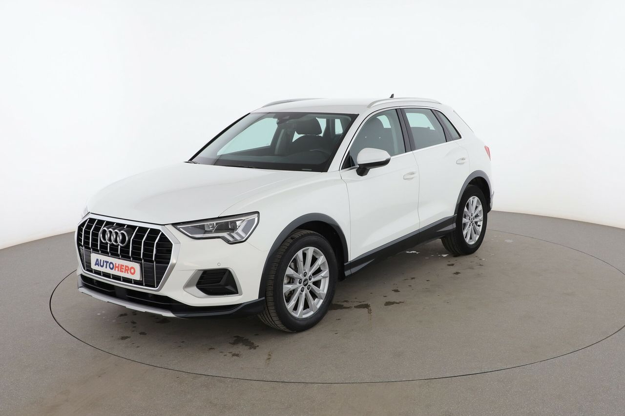 audi q3 2021 /