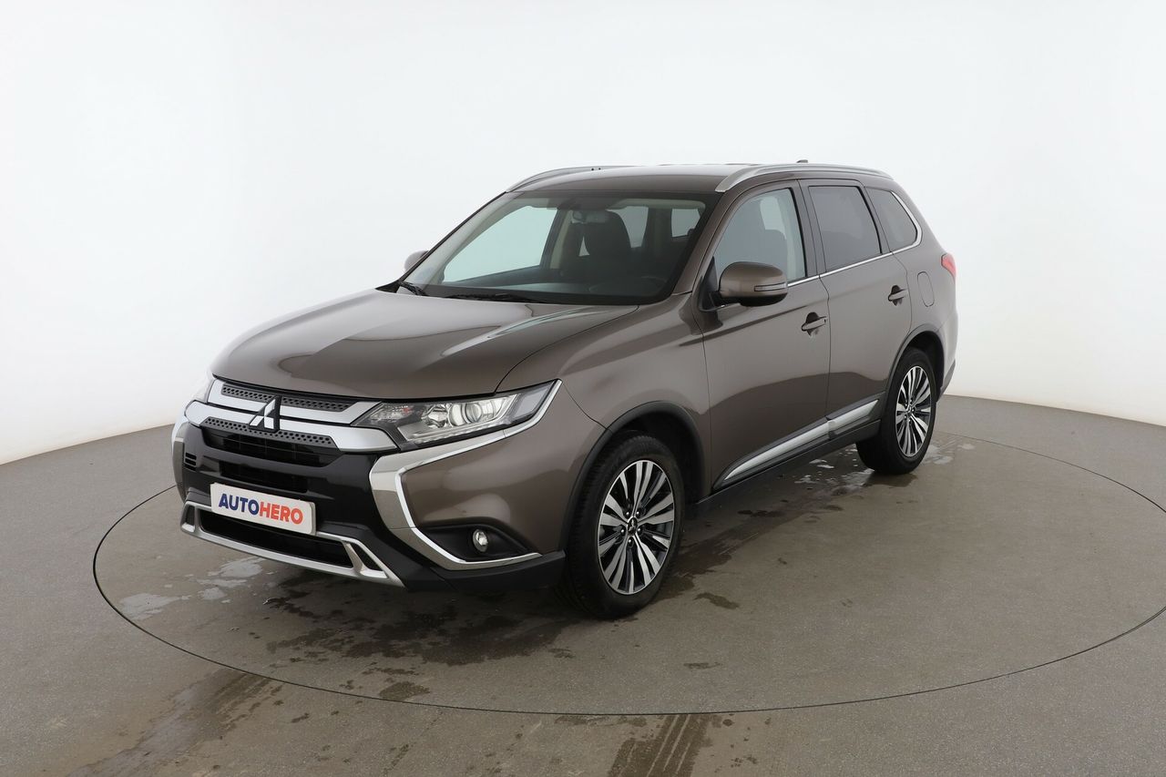 mitsubishi outlander 2021 /