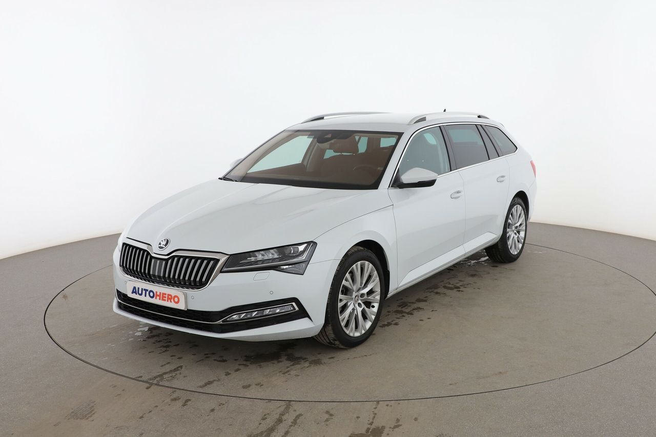 skoda superb 2023 /