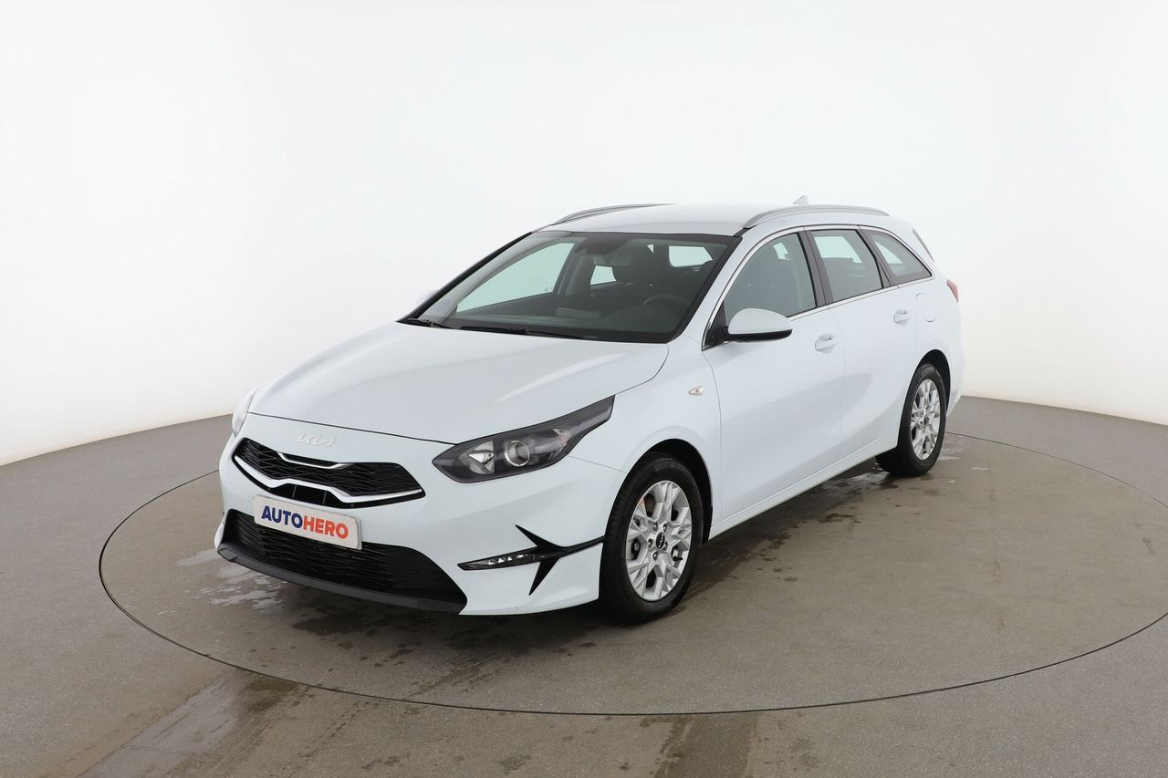 kia ceed 2023 /