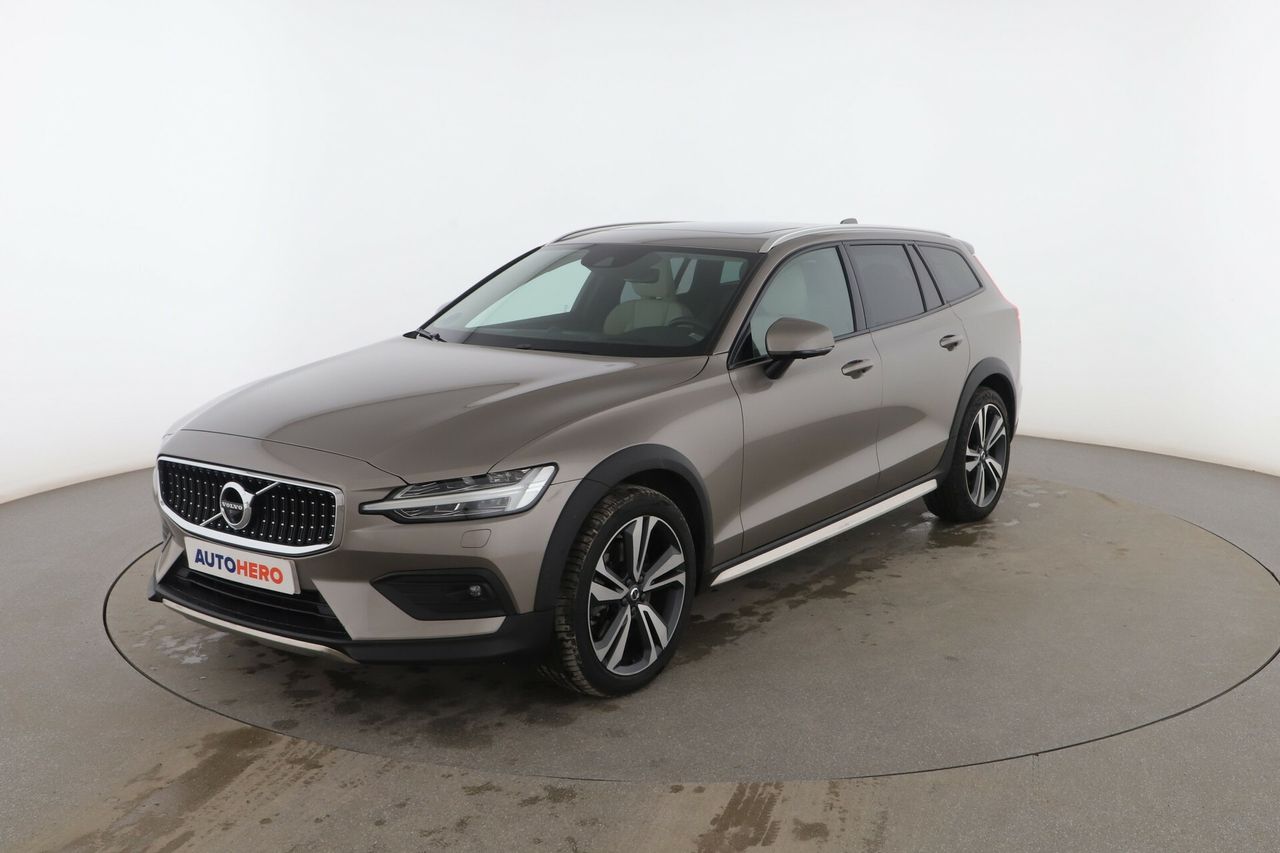 volvo v60 2019 /