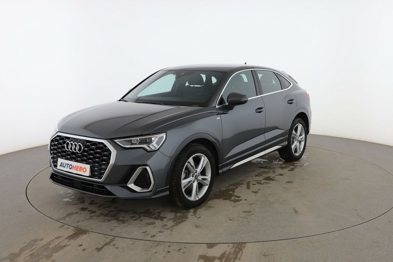 audi q3 2021 /