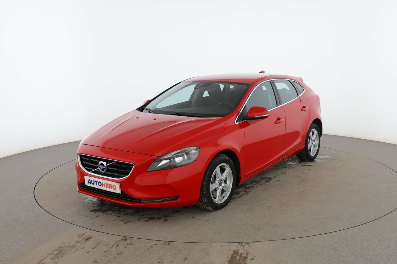 volvo v40 2016 /