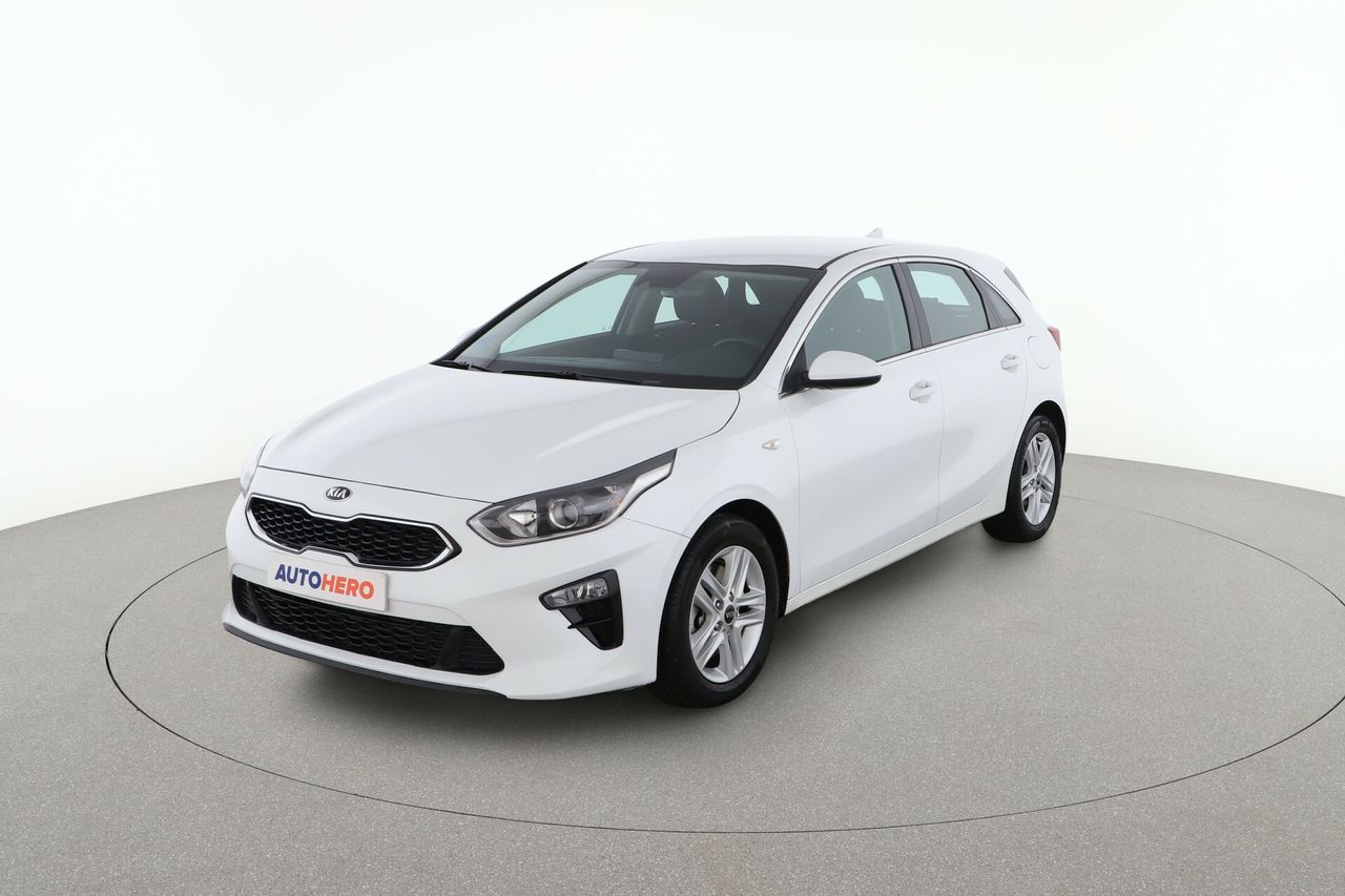 kia ceed 2021 /